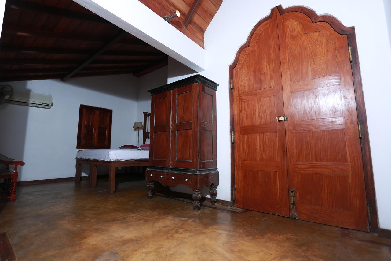 Villa Kusum Hikkaduwa Exteriör bild